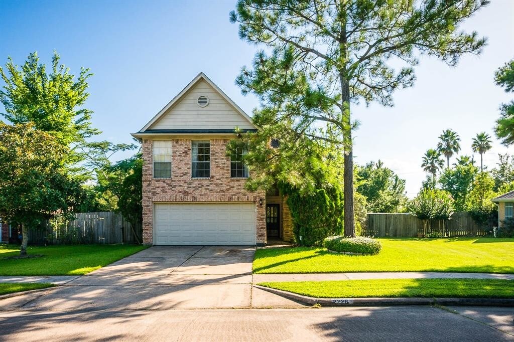 Foto principal - 2228 St James Pl