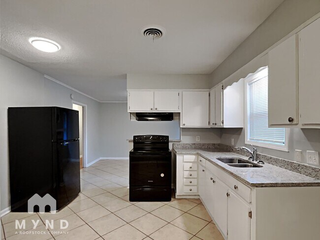 Building Photo - 8206 Whitehead Dr