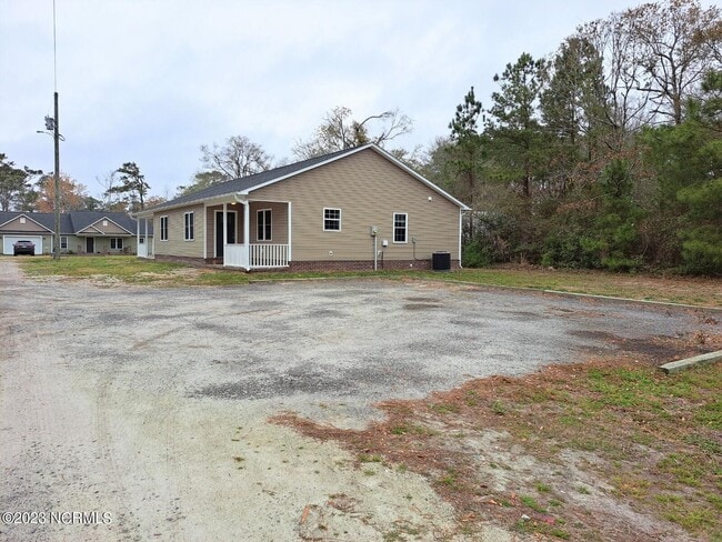 Building Photo - 151 Oyster Ln