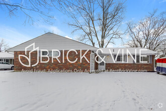 Building Photo - 7027 Lemert Ln