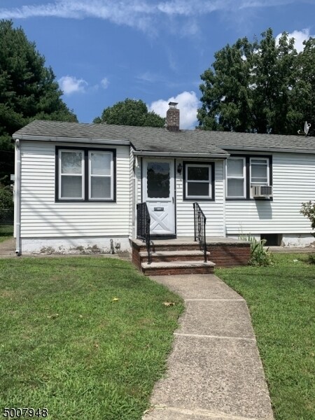Primary Photo - 1 Van Wagoner Ave