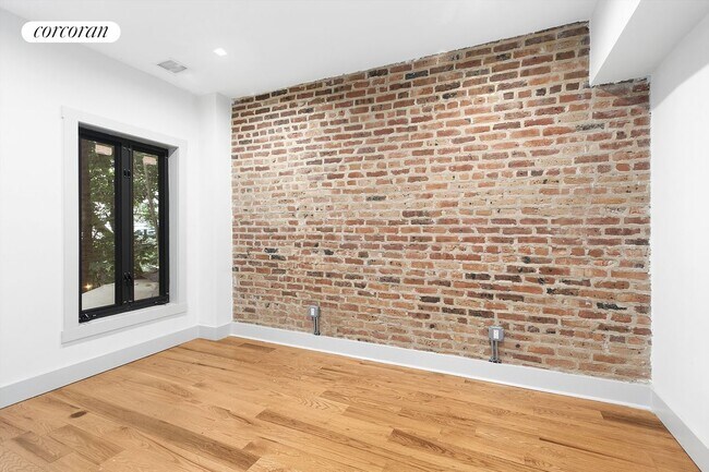 Foto del edificio - 978 Bedford Ave