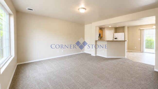 Foto del edificio - Large 4 Bedroom Home with Bonus Room!