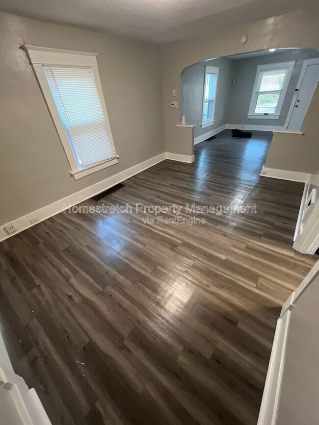 Foto del edificio - 7014 Edison Ave