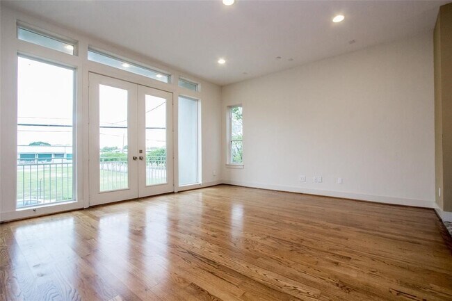 Foto del edificio - 1616 Edwards St