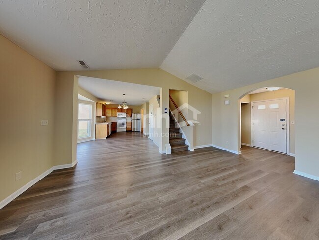 Foto del edificio - 3132 Summit Run Dr