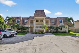 Building Photo - 1580 Montauk Dr