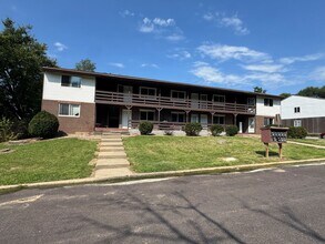 Building Photo - 213 Sunnyridge Ct