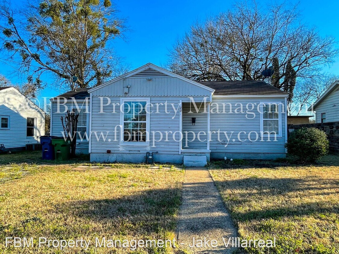 2 br, 1 bath House 202 Almond St House Rental in Waxahachie, TX