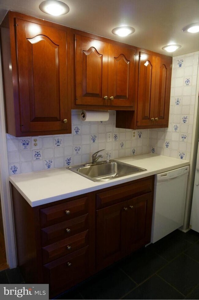 Cocina - 6639 Hillandale Rd