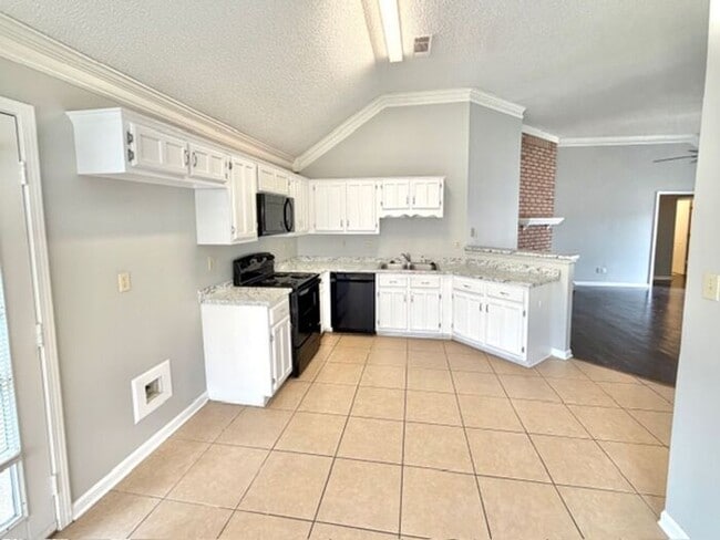 Foto del edificio - Southeast Recently Renovated 3 Bedroom 2 Bath Available NOW! Memphis, 38125