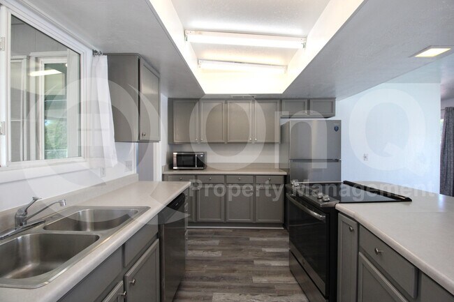 Foto del edificio - 124 E Minton Dr