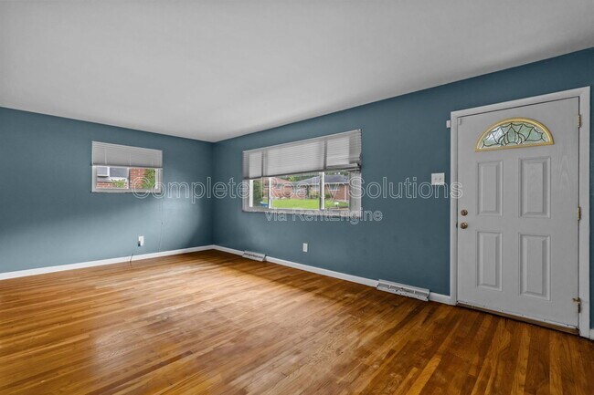 Building Photo - 1149 Walker Ave