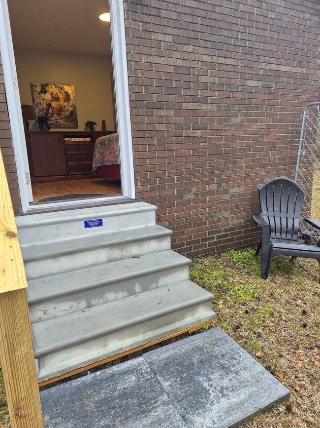 Private Outdoor Sitting Area - 303 Appleton St