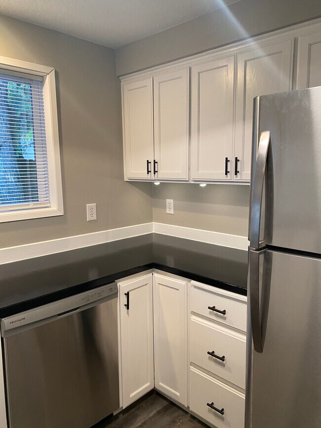 Kitchen - 68161 E Barons Ct
