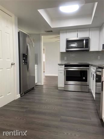 Building Photo - 3 br, 2 bath House - 323 Cloverleaf Blvd