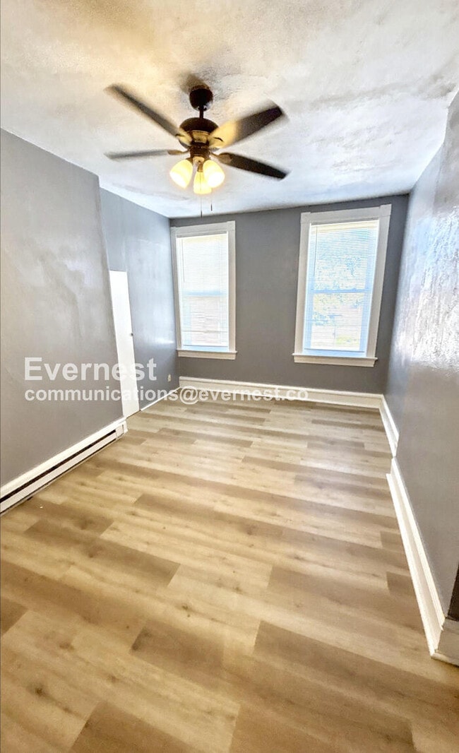 Building Photo - 3722A Fairview Ave
