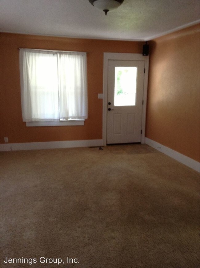 Foto del edificio - 3 br, 2 bath Apartment - 2323 Agate St.
