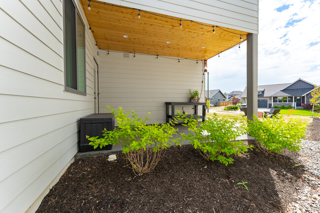 Building Photo - 2734 Chloe Ln