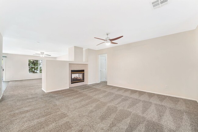 Building Photo - 3 BEDROOM SINGLE STORY IN HENDERSON!