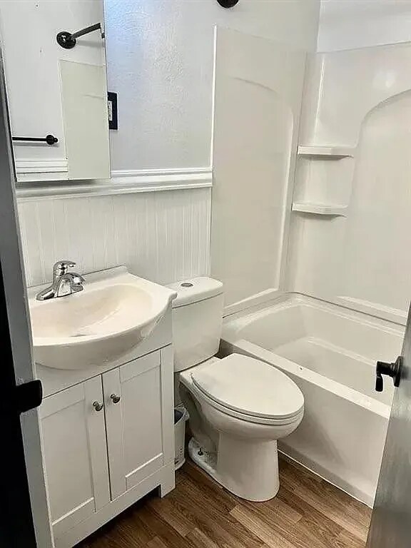 Foto del edificio - 735 Center Ave