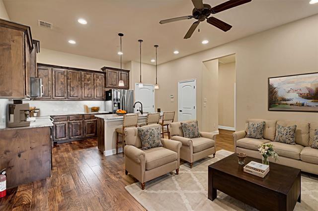 Foto del edificio - 1224 Pebblebrook Dr