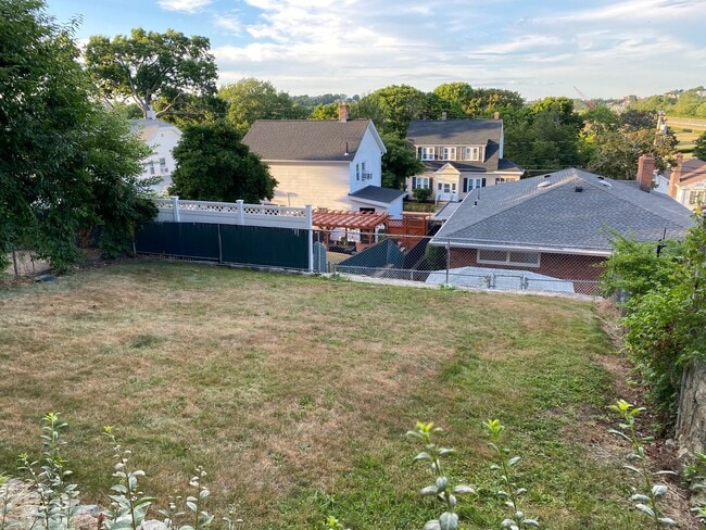 Building Photo - 31 Faywood Ave