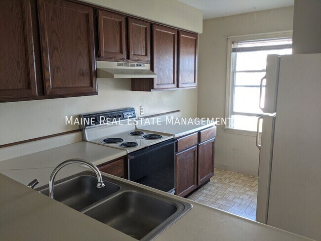 Foto del edificio - 114 Main Rd S