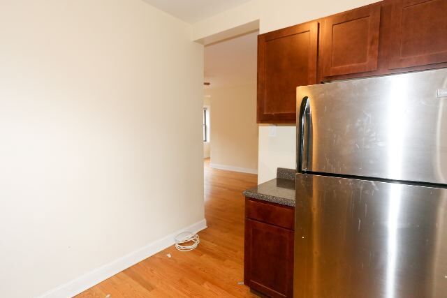 Foto del edificio - 3812 N Pine Grove Ave