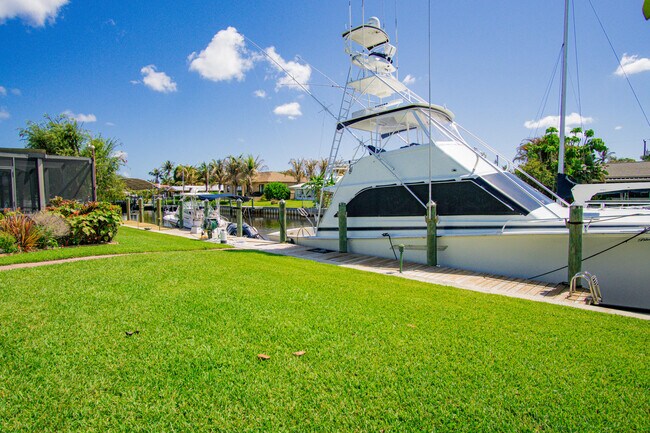 Foto del edificio - 1360 SW Albatross Way