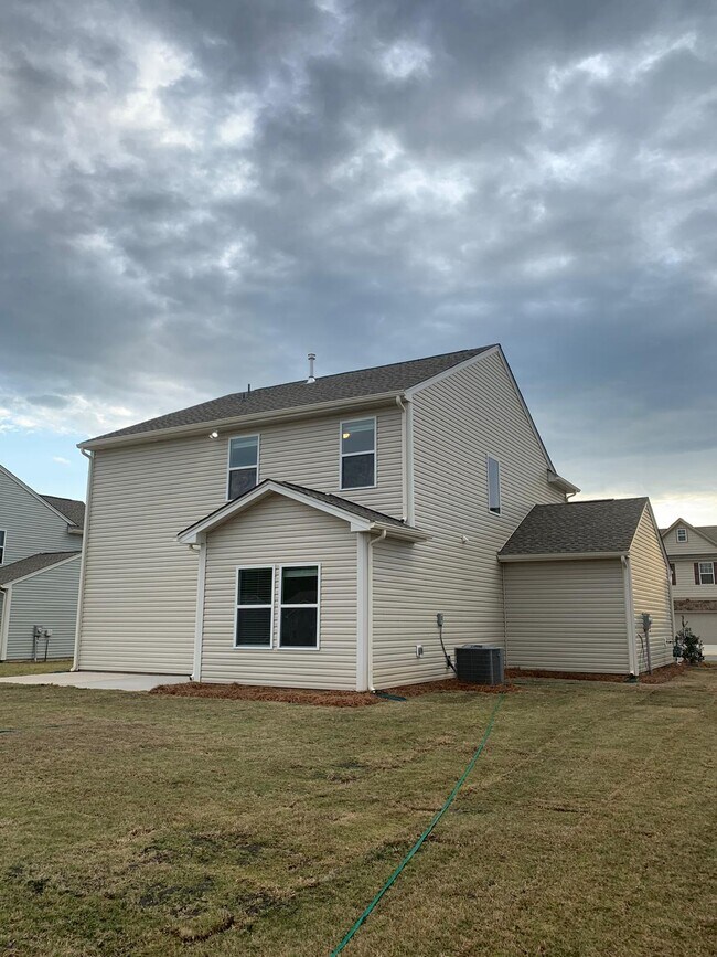 Building Photo - 2015 Creeks Landing Dr