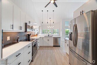 Building Photo - 5192 Lochwood Ct
