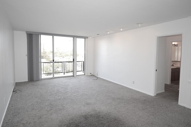 Foto del edificio - 2662 E 2nd St