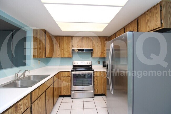 Foto del edificio - 744 W Oxford Dr