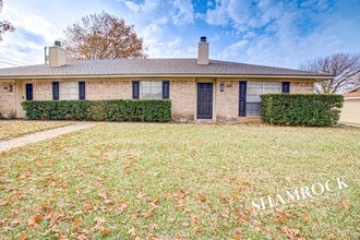 Building Photo - 505 Karen Dr