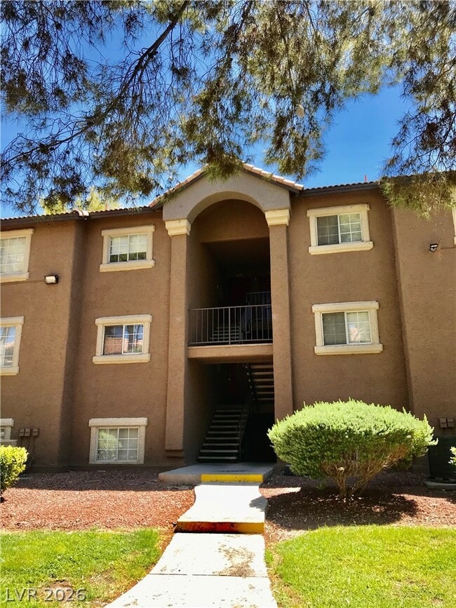 Building Photo - 2750 S Durango Dr
