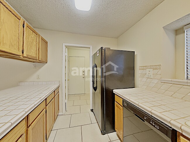 Building Photo - 734 Cypresscliff Dr