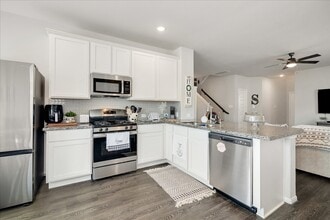 Building Photo - 8426 Moonlight Bay Cir