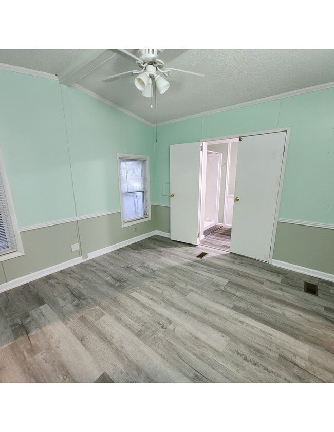 Building Photo - 569 Nicklaus Cir