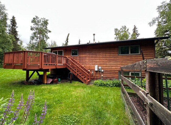 Building Photo - Beautiful South Anchorage Home with Garden