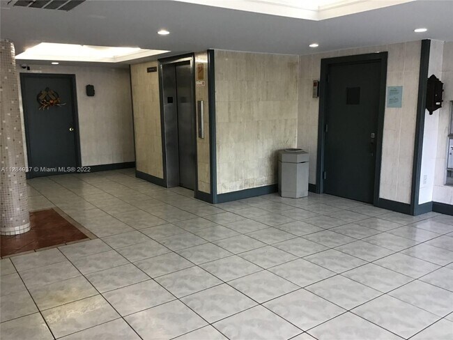 Foto del edificio - 1250 NE 125th St