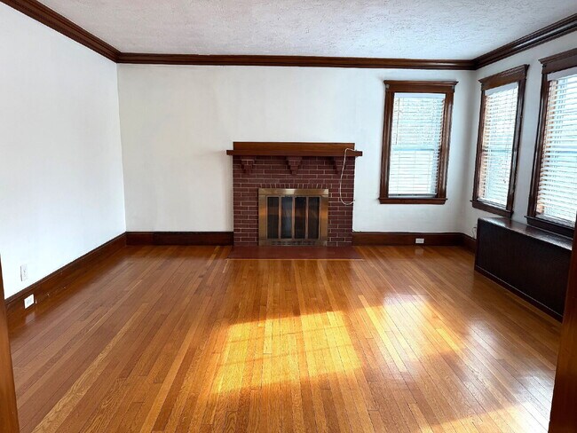 Foto del edificio - Charming 3-Bedroom Haven in prime Milton neighborhood!