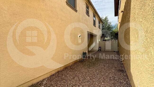 Foto del edificio - 940 S Hawk Ln