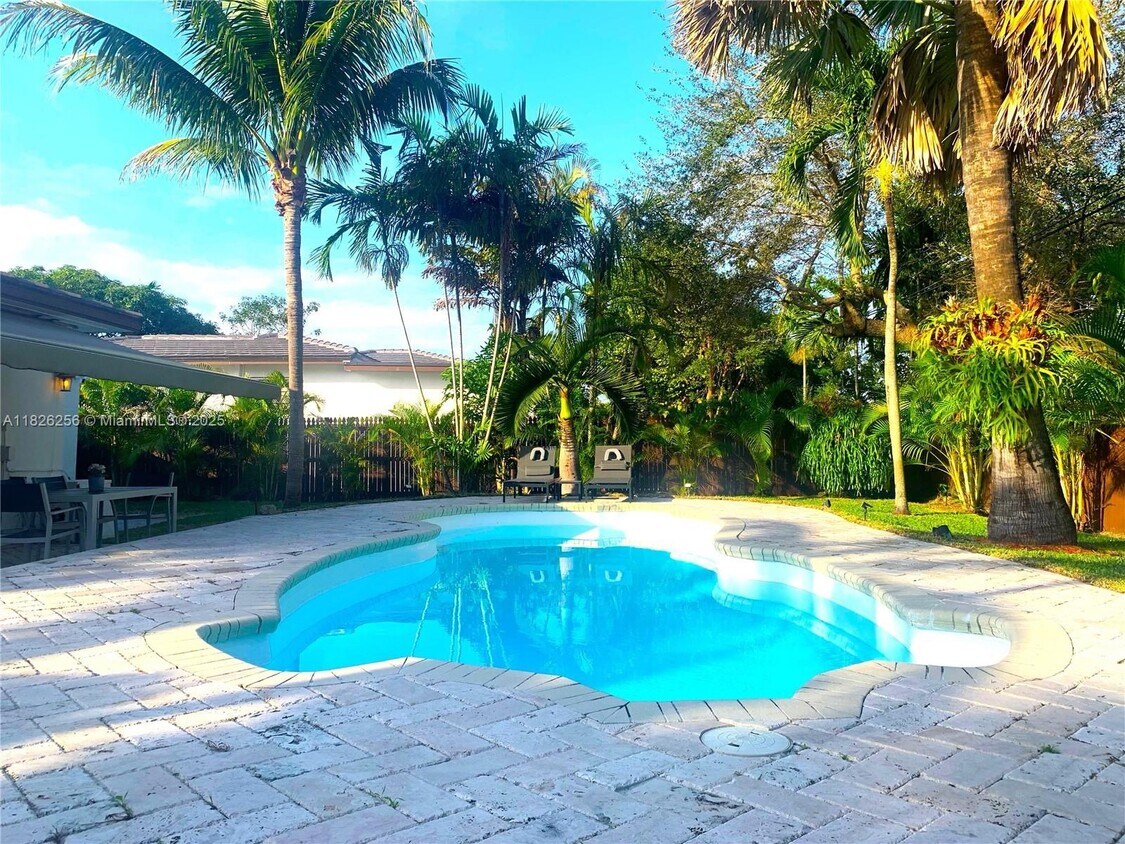 Foto principal - 10825 Peachtree Dr