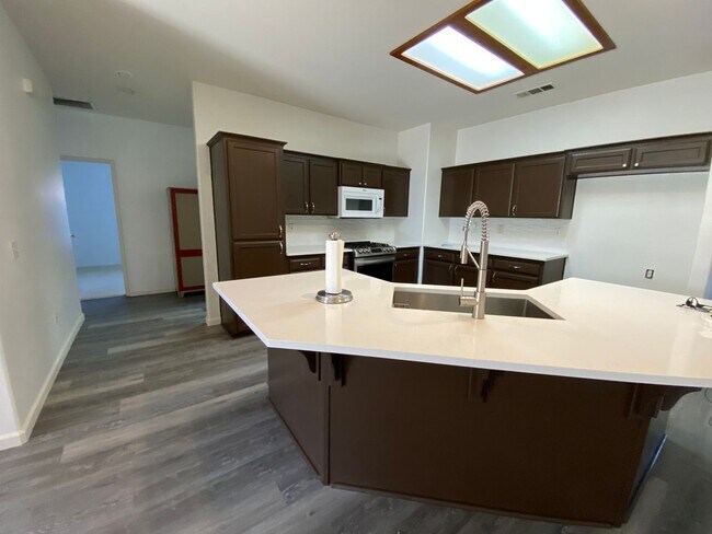 Foto del edificio - Cozy Home for rent in Visalia