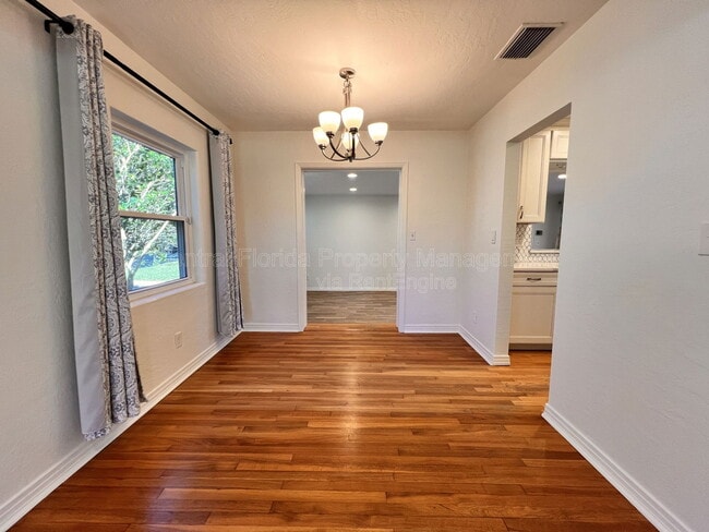 Building Photo - 2203 Montana St