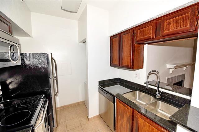 Foto del edificio - 3701 Cedarplaza Ln