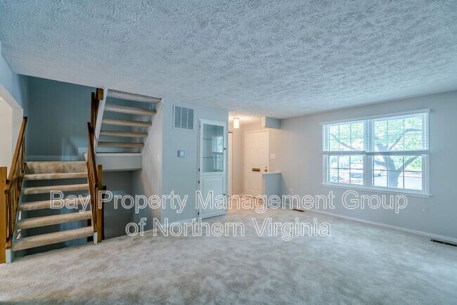 Foto del edificio - 355 Gundry Dr