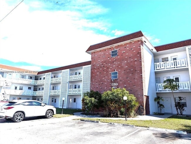 Foto del edificio - 1280 NW 43rd Ave