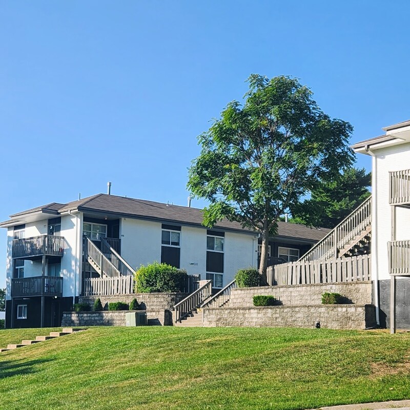 Primary Photo - 4800 Cliffview Dr